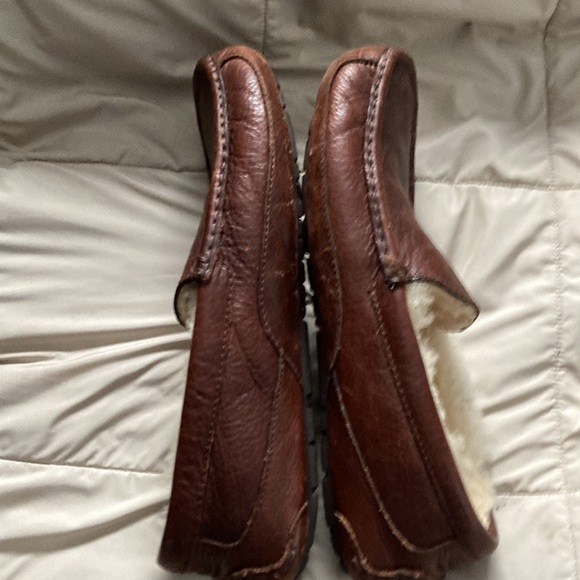 UGG Slippers - Picture 7 of 10